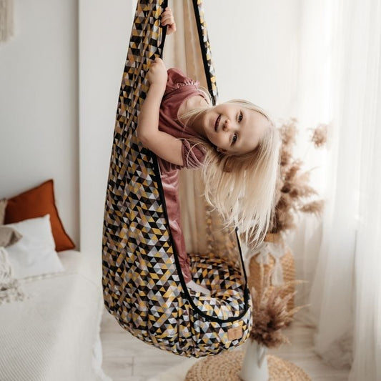 Kambario sūpynės vaikams KOKONAS - Geltoni trikampiukai