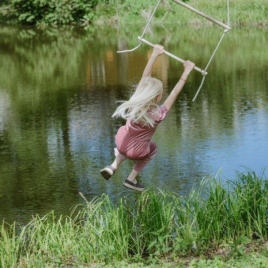 Medinės lauko sūpynės TARZANKĖ